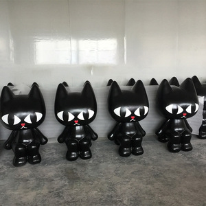 Escultura de Resina de Gato Negro, Figura Artística para Exteriores, Diseño Contemporáneo para Montar en el Suelo - Product Image 1