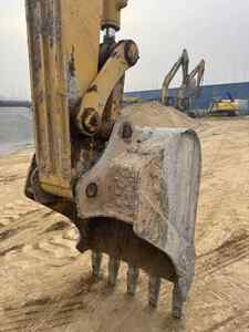 Excavatrice de 3 tonnes pour l'abattage d'arbres et le creusement de fossés - Product Image 2