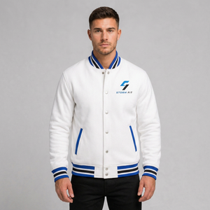 Veste varsity blanche pour homme Storm Fit, style preppy, logo brodé, bordure bleue, coupe classique, col rabattu, vêtement d'automne - Product Image 1