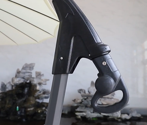 10 Feet UV Koruyucu Katlanabilir Alüminyum Açık Hava Konsol Şemsiyesi, Tabanlı Büyük Kırmızı, Avlu ve Otel Kullanımı İçin - Product Image 6