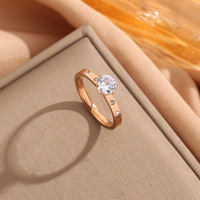 Bijoux en acier inoxydable Bagues de luxe en zircon cubique Bague de mariage pour femme Bague en acier au titane 316 Plaqué or 18 carats Vente en gros