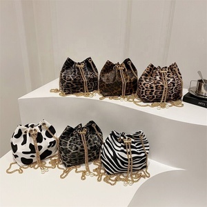 Vintage leopardato stampa PU <span class=keywords><strong>pelle</strong></span> sintetica in vinile con <span class=keywords><strong>pelle</strong></span> <span class=keywords><strong>di</strong></span> animale Design per scarpe mobili da te - Product Image 6