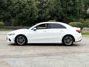 <span class=keywords><strong>Mercedes</strong></span>-Benz <span class=keywords><strong>Classe</strong></span> <span class=keywords><strong>A</strong></span> <span class=keywords><strong>180</strong></span> L Edition 1.3T Essence Luxe Berline d'<span class=keywords><strong>occasion</strong></span> 2023, 28850 KM, Vente en gros de voitures d'<span class=keywords><strong>occasion</strong></span> auprès d'un fournisseur chinois - Product Image 5