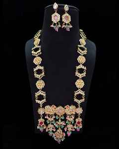 Conjunto de collar Meenakari inspirado en la reina de la boda india y pendientes de melocotón dorado Gargantilla de latón para regalos para bodas - Product Image 4