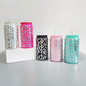Vaso de Cerveza de Vidrio de Borosilicato Reciclable de 16 oz con Diseño Holográfico de Leopardo/Guepardo y Tapas de Plástico Coloridas - Product Image 2