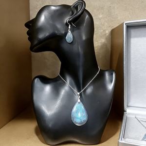 Joyería Artesanal Etíope con Piedras Preciosas, Perla de Agua Dulce, Plateado en Tungsteno |   Colección Rutayl, Imperio de Piedras Preciosas Sebhan - Product Image 4