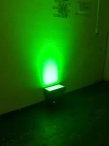 ไฟวอลวอชเชอร์ LED RGBWA+UV สำหรับภายนอกอาคาร กันน้ำ ขนาด 18x20W ควบคุมด้วยรีโมทไร้สาย DMX512 ไฟส่องสว่างแบบฟลัดไลท์ ใช้แบตเตอรี่ เหมาะสำหรับเวที - Product Image 5