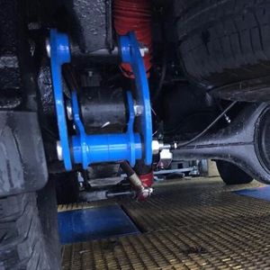 Kit de Elevación en Forma de S de 12 mm (Métrico) para Toyota Hilux Vigo 05-10 con Pernos de Seguridad - Product Image 3