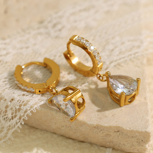 Boucles d'oreilles pendantes style rétro minimaliste européen et américain, en or avec zircon, serti clos en forme de goutte d'eau, bijoux de mode pour femme pour les soirées - Product Image 3