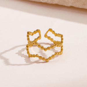 Anillo de Acero Inoxidable a la Moda Europeo y Americano, Estilo Instagram, Chic de Celebridad de Internet, Chapado en Oro de 18K y Titanio - Product Image 3