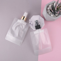 Nouvelle conception – Pochette souple mate de 50 ml et 100 ml pour cosmétiques, lotion, démaquillant, rechargeable avec bec verseur et pompe pulvérisatrice