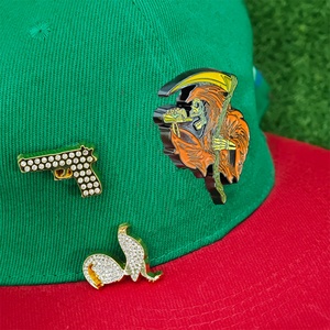 Pin de esmalte personalizado para gorras, insignia de coche, accesorios de ala para sombreros, estilo occidental, duradero y fiable, de fabricantes de accesorios de moda - Product Image 5