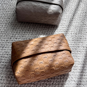 Boîte à mouchoirs carrée en cuir tressé, design luxueux et portable, pour voiture et salle de bain - Product Image 3