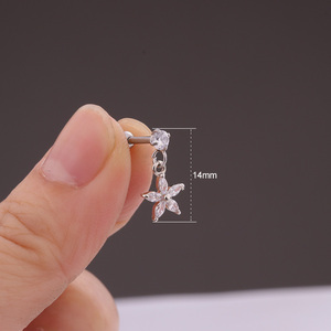 ต่างหูแบบห้อยรูปหัวใจประดับเพชร CZ ชุบเงิน ดีไซน์สวยหรู น้ำหนัก 20 กรัม ทำจากสแตนเลสสตีล เหมาะสำหรับงานแต่งงาน คลาสสิก ใส่ได้ทั้งชายและหญิง ใช้ได้กับรูหูแบบ Plug Tunnel Daith และ Forwarder <span class=keywords><strong>Helix</strong></span> - Product Image 4