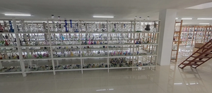 Fabbrica di Vetro Accetta Personalizzazioni di Vari Prodotti in Vetro con Ampia Disponibilità di Bong - Product Image 6