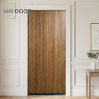 Portes intérieures minimalistes à panneau massif, finition teintée sur mesure, avec cadre à charnières, pour une intimité optimale, en chêne et acajou massif