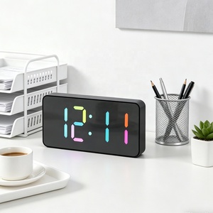 Horloge électronique portable à double alimentation avec miroir, éclairage RGB multicolore, rétroéclairage LED à 3 niveaux, alarme numérique avec fonction snooze, horloge de bureau à domicile - Product Image 1