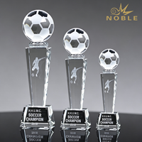 Trophée de football en cristal personnalisé Noble avec gravure 3D intérieure, récompense de reconnaissance pour club de football