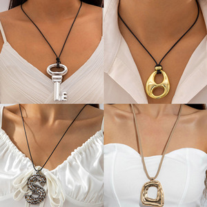 Nuova Collana con Ciondolo a Torta Rotonda in Rete Personalizzata, Stile Europeo e Americano, Semplice ed Elegante - Product Image 1
