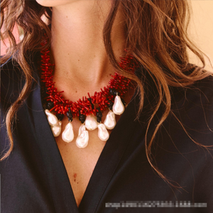 <span class=keywords><strong>Collana</strong></span> Bohémien Fatta a Mano Multistrato con Ciondolo a Ramo d'Albero Rosso e <span class=keywords><strong>Perle</strong></span> per Donne, Gioiello Estivo da Spiaggia - Product Image 2