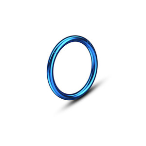 Anillo para la nariz de acero inoxidable, círculo azul, joyería geométrica para perforaciones en la nariz, labio o septum. - Product Image 1