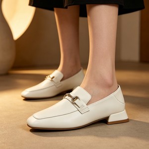 รองเท้าหนังแท้ผู้หญิงแบบใหม่สั่งทำพิเศษ น้ำหนักเบา สวมใส่สบาย - Product Image 1
