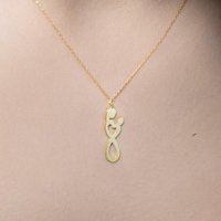 Collier tendance en acier inoxydable poli miroir, motif mère tenant bébé, plaqué or 18 carats, cadeau idéal pour jeune maman, breloque de grossesse