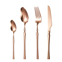 Ensemble de couverts en acier inoxydable de qualité supérieure, comprenant un couteau et une fourchette-cuillère, adapté à la cuisine et aux restaurants