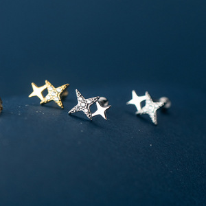Piccoli orecchini a forma di stella per donna, gioielli per l'orecchio semplici e scintillanti con pietre trasparenti, perfetti per l'uso quotidiano - Product Image 2