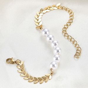 Bracelet chaîne en forme de feuille dorée pour femmes, avec perles d'imitation, bijoux à la mode, cadeau - Product Image 4