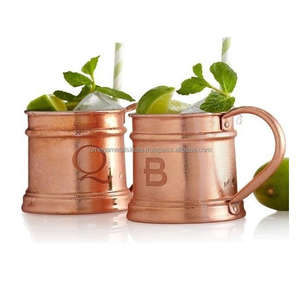 Juego de alta calidad de 2 tazas de cobre Moscow Mule con mango de diseño único para oficina y uso diario - Product Image 1