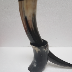 Verre à boire en corne de buffle naturelle - Style animal sculpté Décoration de maison écologique - Product Image 1