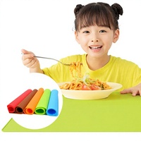 Set de table carré en silicone grande taille pour enfants, tapis de repas imperméable, antidérapant, isolant thermique, facile à nettoyer, moderne