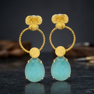 Nouvelles boucles d'oreilles pendantes plaquées or, pierre précieuse en quartz bleu clair, laiton, design ethnique fait main, pour les occasions de fête - Product Image 2