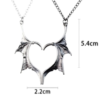 Collier en plaqué or 18 carats avec ailes de chauve-souris et cœur, bijoux gothiques, collier emo ajustable, cadeau pour couples de vampires romantiques