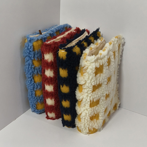 Astuccio per matite in tessuto stile Waffle retrò inverno Set di cancelleria da ragazza - Product Image 1