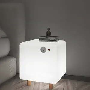Furnitur Pintar Lampu Dekorasi Meja Dalam Ruangan Diaktifkan Suara Desain Putih Golw Up Plastik Led Cube End Table dengan 2 Port Usb