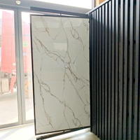 Plus de choix de couleurs, feuille de marbre PVC moderne imperméable pour la décoration intérieure de salle de bain et de cuisine
