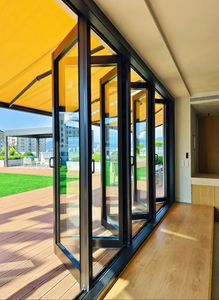 Porte <span class=keywords><strong>coulissante</strong></span> pliante antivol en alliage d'aluminium robuste de la série 70, moderne, pour villa, salon, hôtel, avec verre mobile - Product Image 2