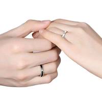 Bagues de couple entrelacées en acier inoxydable, design minimaliste noir et argenté pour promesse d'anniversaire et bijoux assortis