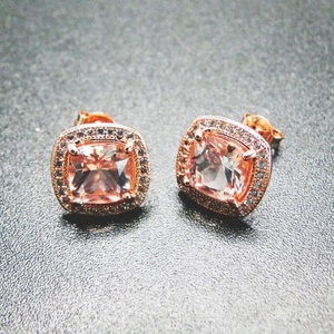 Pendientes de Plata de Ley 925 con Baño de Rodio/Oro y Morganita con Corte Cojín para Regalo de Aniversario o Fiesta - Product Image 2