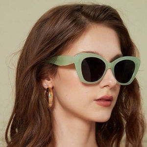 Lunettes de soleil Superhot Eyewear 17146 Fashion 2024 Y2K surdimensionnées carrées style œil de chat - Product Image 4