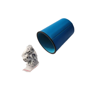 Gobelet à dés rond personnalisé en plastique avec shaker en cuir et verre pour jeux de société - Product Image 4