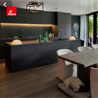 Set Lemari Dapur Modern Mewah Hitam Alland Ramah Lingkungan dengan Panel Melamin Berlapis Kayu dan Aksesoris Ruang Makan
