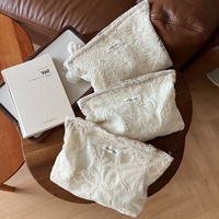 Pochette de rangement simple pour maquillage et soins de la peau en gaze brodée de dentelle française avec fermeture éclair pour femme