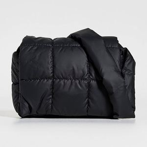 Sac bandoulière matelassé en nylon personnalisé pour femme, imperméable, de voyage, mini messager, portable, réglable, avec fermeture éclair - Product Image 1