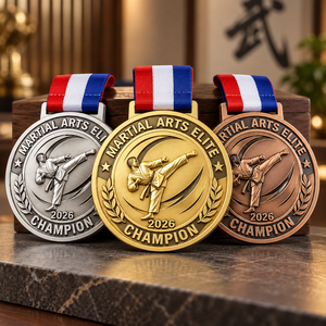 Medallas Personalizadas de Campeonato de Artes Marciales en Oro, Plata y Bronce con Diseños Esculpidos de Patadas y Cintas Personalizadas para el Cuello OEM - Product Image 1