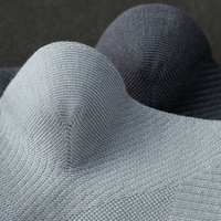 Chaussettes de sport professionnelles en gros à compression moyenne, antibactériennes, pour la course à pied, l'alpinisme, le basketball et l'entraînement en extérieur pour hommes