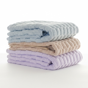 Serviette de visage légère en microfibre douce, séchage rapide pour le sport, avec technique de tissage spéciale - Product Image 1