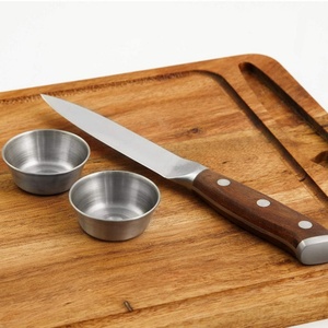 Juego de tablas de cortar de madera de acacia duraderas que incluye cuchillos, plato para salsas y tabla para cortar queso con ranuras profundas para recoger jugo - Product Image 5